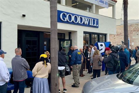 Goodwill La Jolla relocates to Herschel Ave