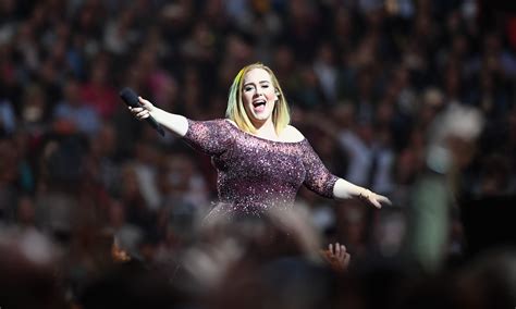 Adele Live Concert_01-adele-tour the finale wembley stadium - Distract