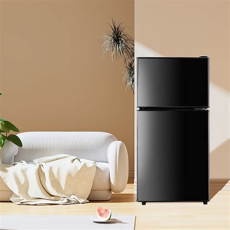 Jeremy Cass 3.5-cu ft Mini Fridge with Freezer (Black) ENERGY STAR ...
