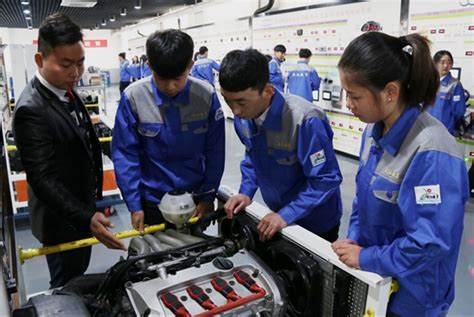 学院概况 >汽车美容装潢技师_学汽修_汽修教育_汽车培训_万通汽车教育·杭州官方网站