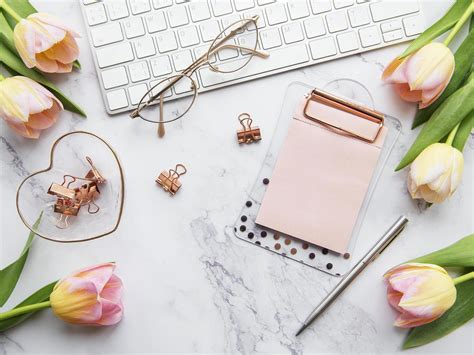 Pink Computer 的图像结果