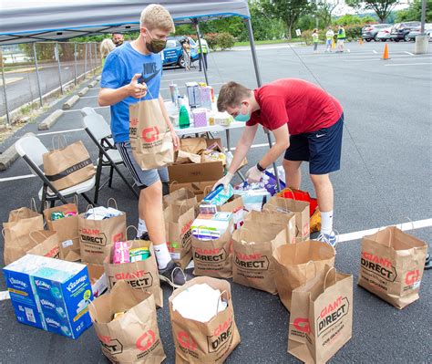 Temple Ohev Sholom distributes prayer books - pennlive.com