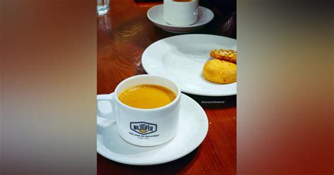 Enjoy The Best Irani Chai At Niloufer | LBB