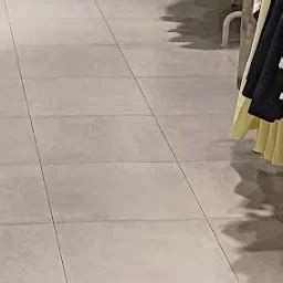H&M - Clothing store - Kolkata - West Bengal | Yappe.in