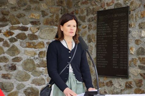 Feierliche Fahnensegnung der Schützenkompanie Vahrn - UnserTirol24