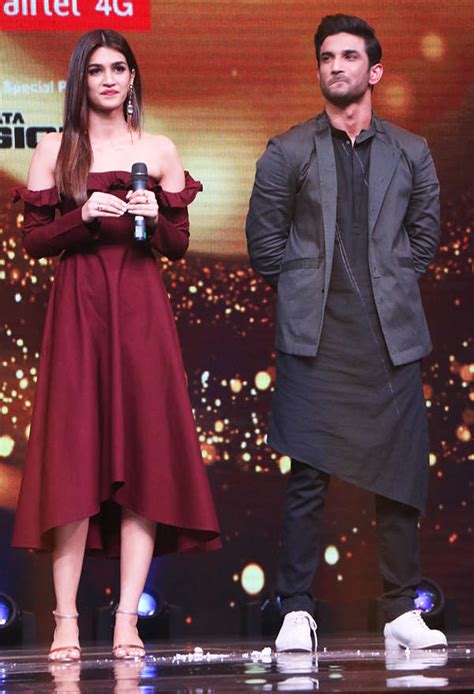 'Raabta' stars Kriti Sanon and Sushant Singh Rajput smile as they pose ...