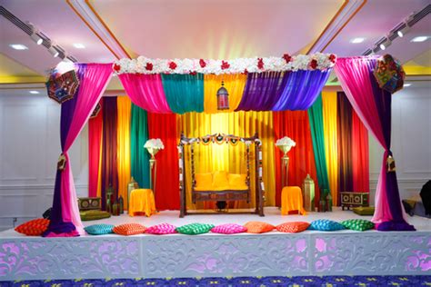 10 Wedding Stage Decoration Ideas