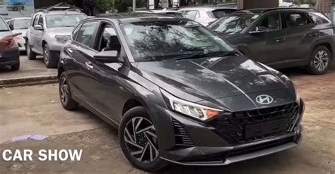 Hyundai i20 Facelift premium hatchback: New Amazon Grey color in a ...