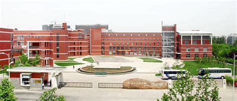 位于河南郑州的郑州外国语学校，位列全国第十二，河南省第一！_腾讯新闻