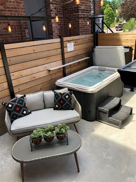 48 KING WEST (Brockville, Ontario) - Hotel Reviews, Photos, Rate ...