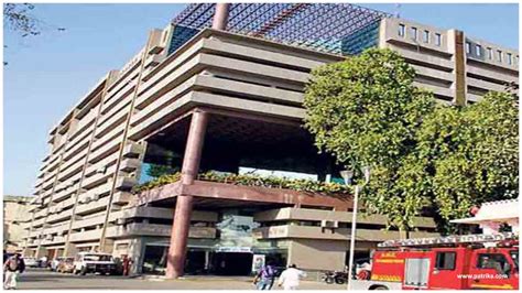 Ahmedabad Municipal Corporation de-notifies pvt hospitals as COVID centre