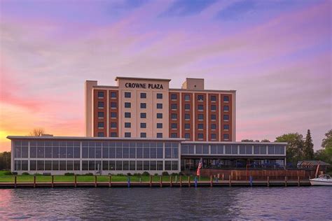 CROWNE PLAZA NIAGARA FALLS NY - RIVERSIDE BY IHG - Hotel Reviews ...
