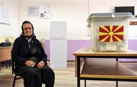 UVJERLJIVI TRIJUMF SOCIJALDEMOKRATA: Zaev slavi, Gruevski se žali na ...