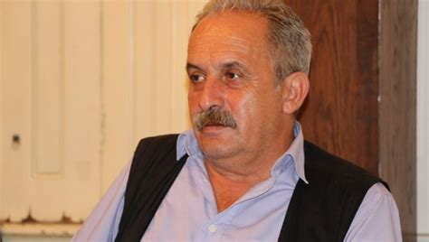 ZAŠTO DRŽAVA NE ŠTITI ĆIRILICU: Srpski jezik u sumraku politike