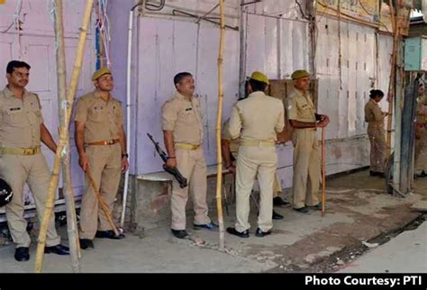 मुंबई: झोंपड़ी से 35 लाख रुपये मूल्य की नशीली दवा मेफेड्रोन बरामद, एक ...