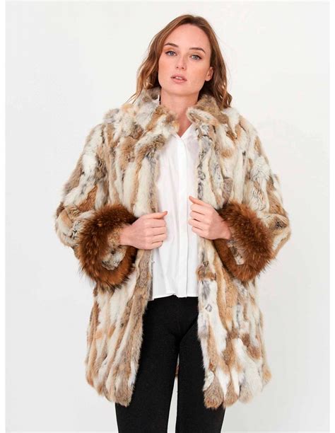 Brown and beige rabbit fur coat | INVITADISIMA