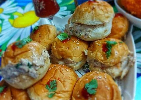 Chicken mayo buns Recipe by Maha Faraz - Cookpad