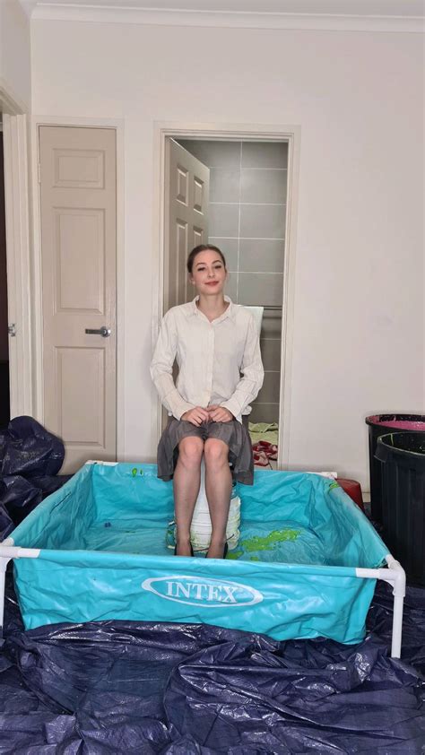 Person Getting Slimed 的图像结果