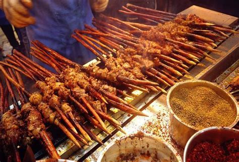 乌鲁木齐最地道的八家烧烤店在这里！80%新疆人没吃全过！_吃货