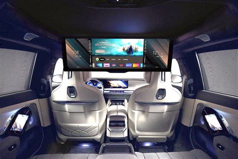 10 Largest Screens You’ll See In A Car