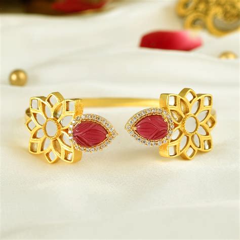 Heer Samreen Statement Cuff – VOYLLA
