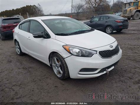 Report KNAFK4A67G5617372 KIA FORTE 2016 White Gasoline - price and damage history