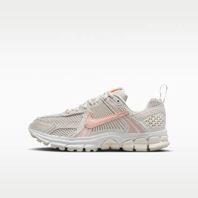 Nike Vomero 5 Older Kids' Shoes with Reflective Design Accents. Nike IN