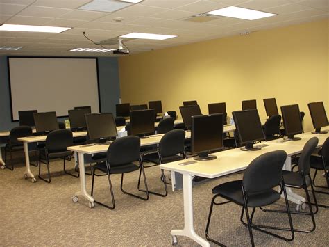 Computer Project Work Room 的图像结果