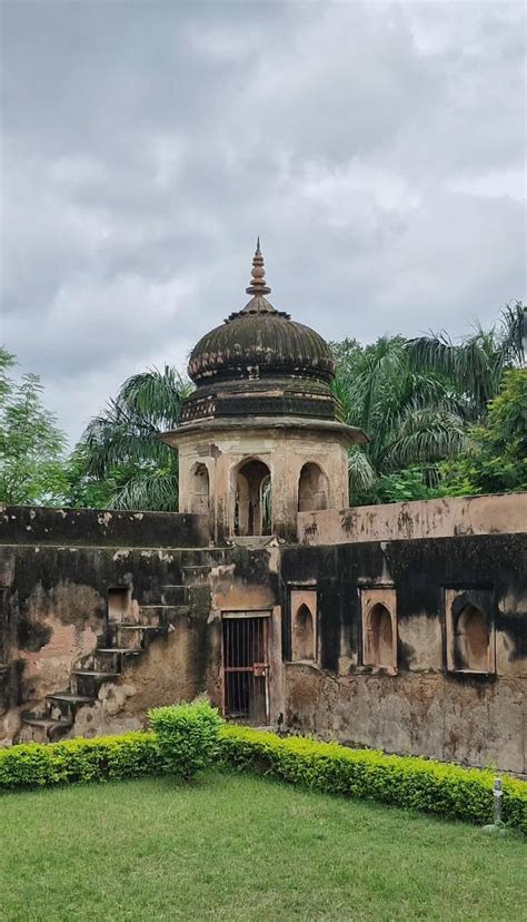 🌼 ⊱ ⊰ ꧁ Raja Gangadhar Rao Chhatri, Jhansi ꧂ ⊱ ⊰ 🌼 By the serene Laxmi ...