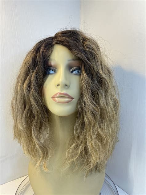 Wavy rooted light brown wig. Brlw03 – Wigbank