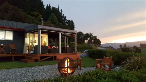 Rocky Ridge Cottage | Accommodation in Nelson Tasman, New Zealand