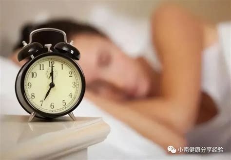 “八小时睡眠论”是否正确？50岁后，睡多少时间最佳？早做了解