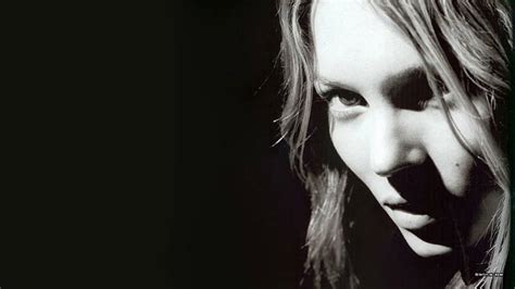 Download English Supermodel Kate Moss Wallpaper | Wallpapers.com