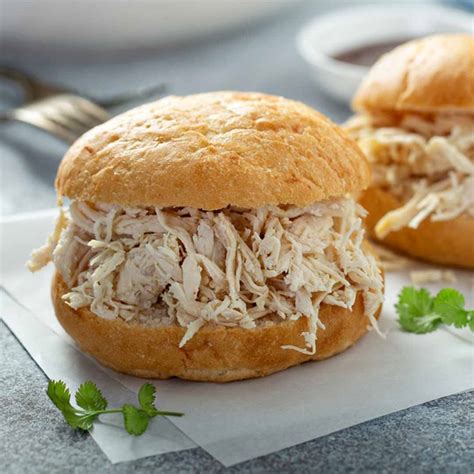 Shredded Chicken Sandwiches Recipe - KitchenMomy