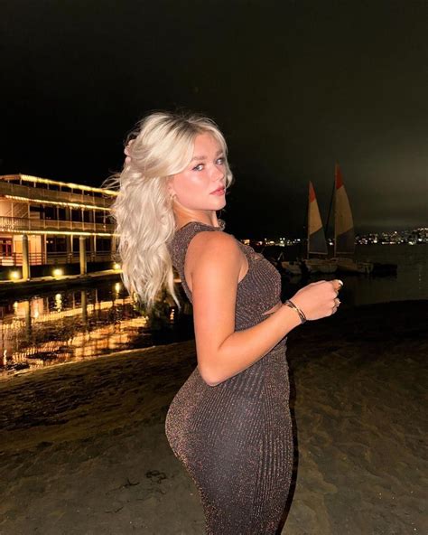 Katie Sigmond’s Hot Selfies Pt.3 | BootymotionTV