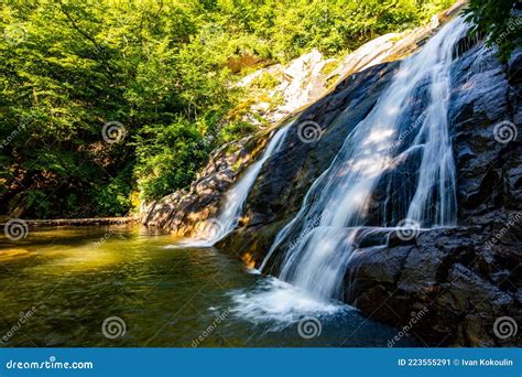 White Oak Canyon and Cedar Run Trail Loop Waterfalls in Shenandoah ...