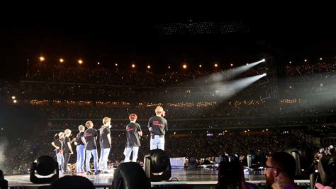 [200+] Bts Concert Pictures | Wallpapers.com