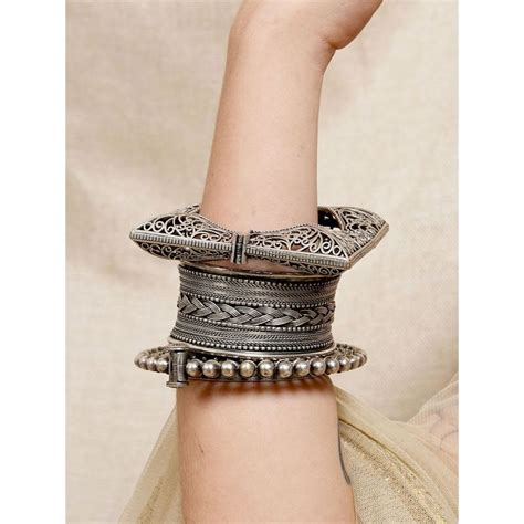 Buy Teejh Ilina Stacked Bracelet (Set Of 3) Online