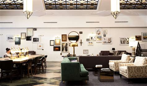 Uptown Chicago Apartments | Luxury Apartments | The Lawrence House