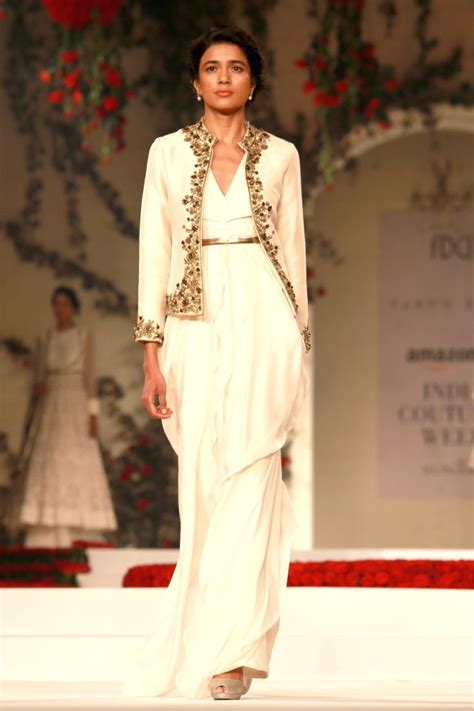 Designer Varun Bahl's show at the Amazon India Couture Week (AICW) 2015