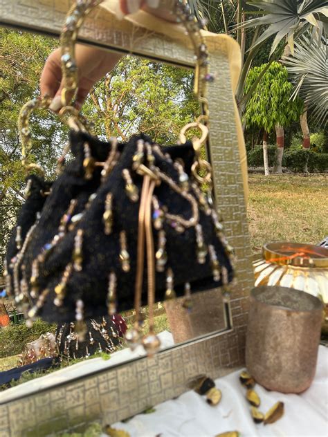 Black & Gold Potli – AGASHE