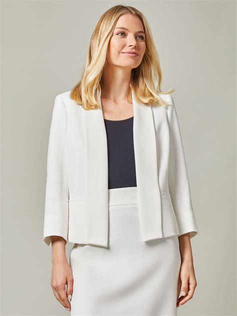 Black and White Business-Casual 的图像结果