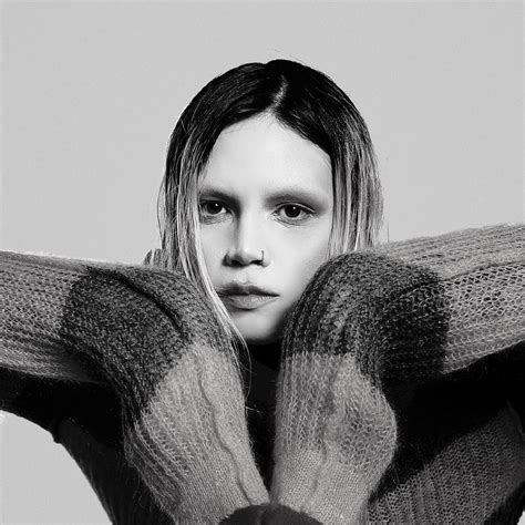 QUERIDA AMALIA (Lyrics in English) - Bruses