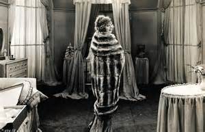 Rare vintage photos show home life changing over the centuries