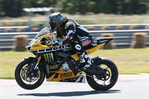 Riding Cameron Beaubier's Yamaha YZF-R1 Superbike | Cycle World