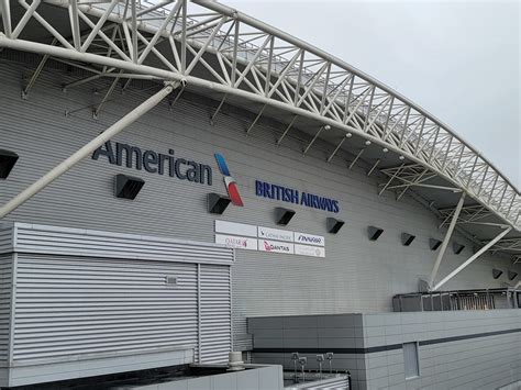 Stranded at JFK: American Airlines’ $100 Hotel Limit Leaves Passengers ...