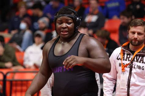Photos: IHSA State Wrestling Semifinals – Shaw Local