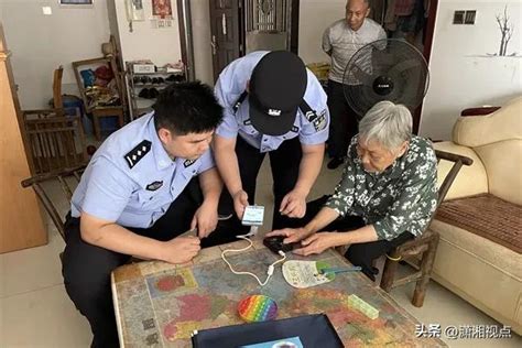 「百日行动」湘潭九华公安暖心服务群众，为行动不便老人上门采集指纹-警察与法治