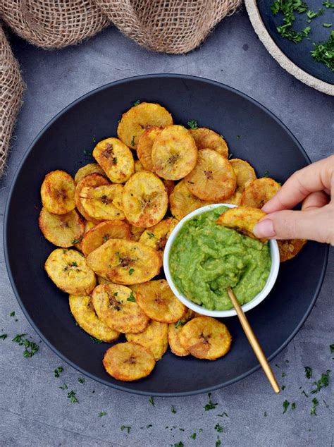 Kochbananen Rezept | gebackene Plantain Chips - Elavegan