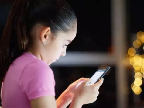 Apple's New Child Safety Feature Will Scan iPhone Messages For Nude Images